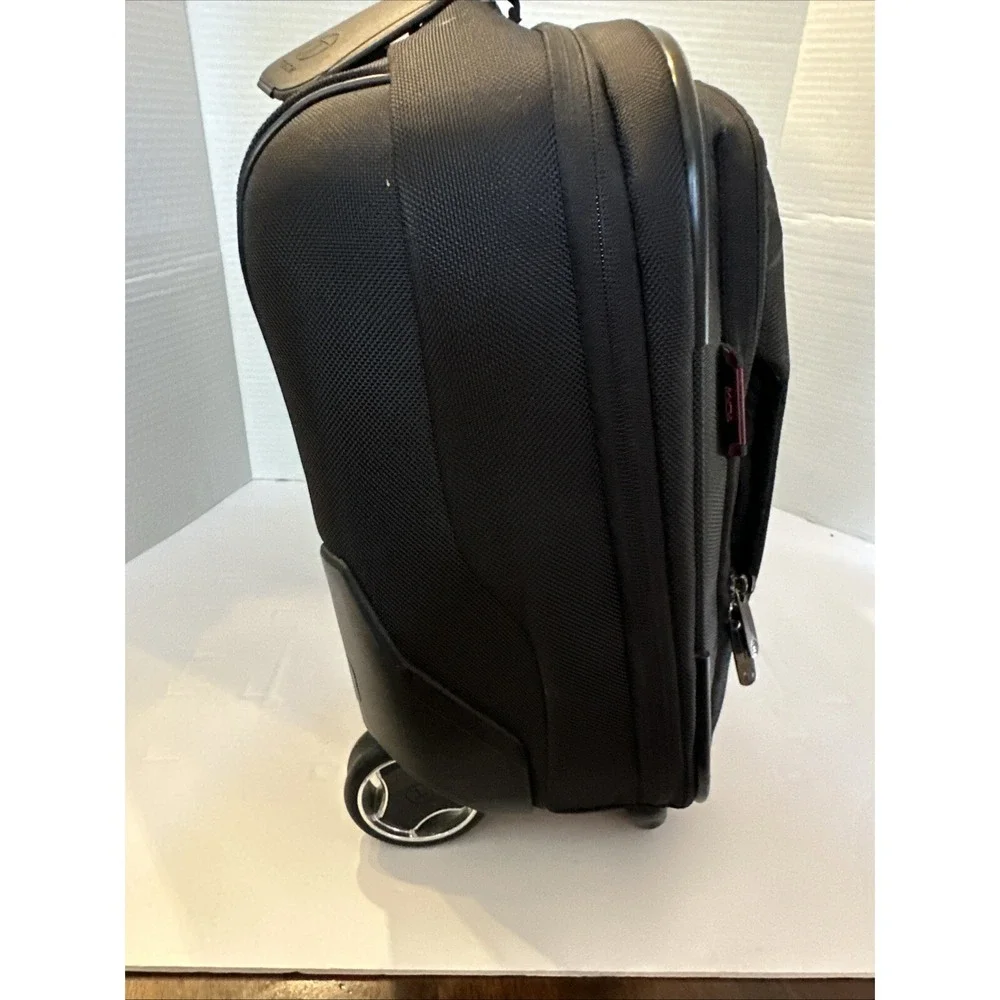 Tumi T-Tech Presidio Macarthur Wheeled Compact Laptop Briefcase‎ Style 67102D